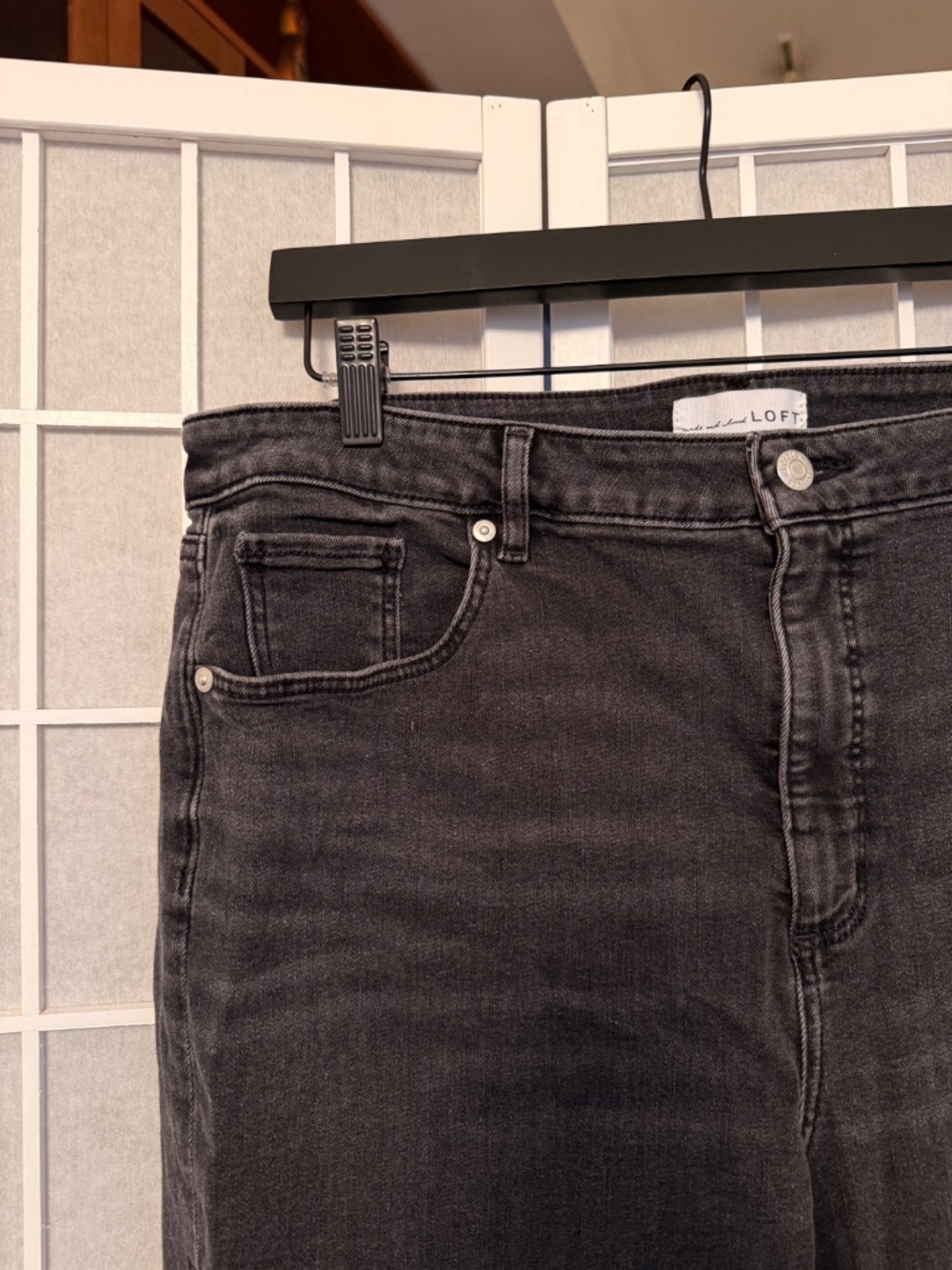 LOFT Curvy Cropped Kick Raw Hem Jeans Dark Grey 34p/18p - Picture 2 of 4